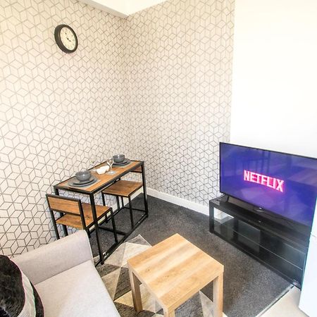 Cozy And Charming - 1 Bedroom Apartment - Free Parking, Transit Links, Close To Stadiums Манчестер Екстер'єр фото